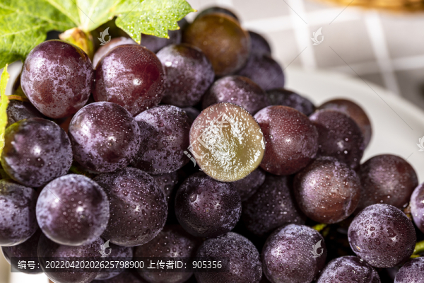 夏黑葡萄