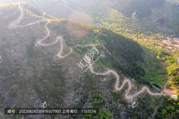 航拍濟(jì)南小嶺盤山路