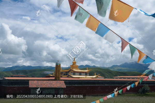 川西塔公金塔