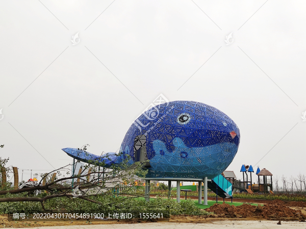 公園海豚造型