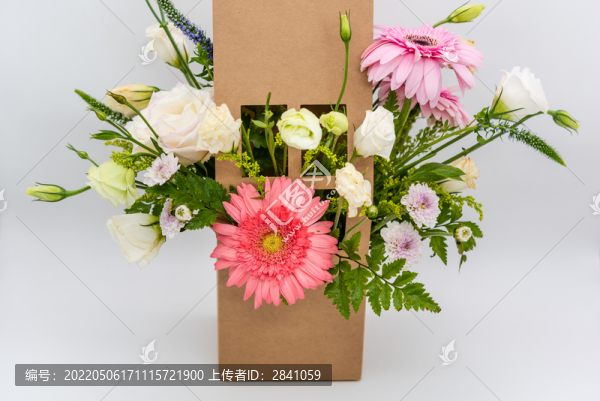 室內(nèi)棚拍鮮花插花花籃