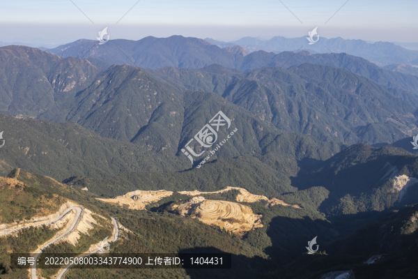 山里的農(nóng)村