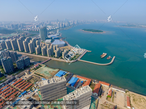 航拍青島西海岸新區(qū)沿海風(fēng)光