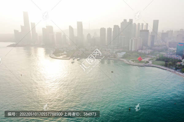 航拍山東青島五四廣場海濱風光