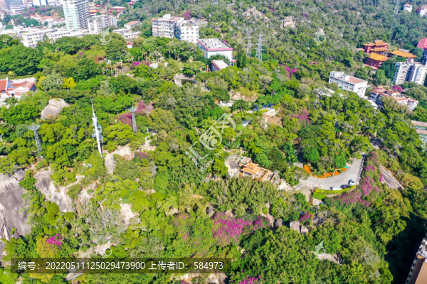 航拍福建廈門鴻山公園與鴻山寺