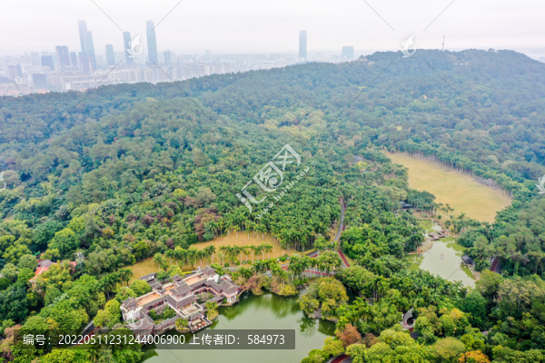 航拍廣西南寧青秀山風(fēng)景區(qū)天池
