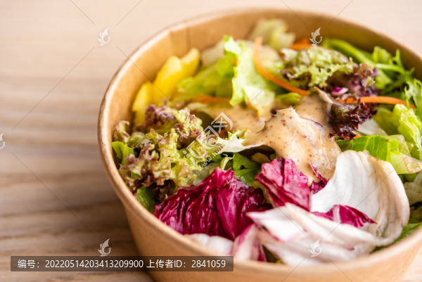 生菜紫甘藍(lán)胡蘿卜蔬菜沙拉