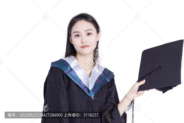 女大學(xué)生穿著學(xué)士服