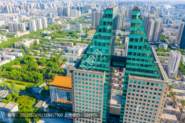 航拍河南鄭州裕達(dá)國(guó)貿(mào)酒店大樓