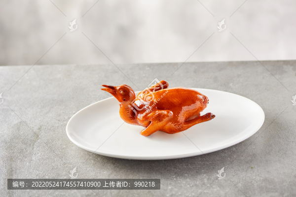 玻璃脆皮乳鴿