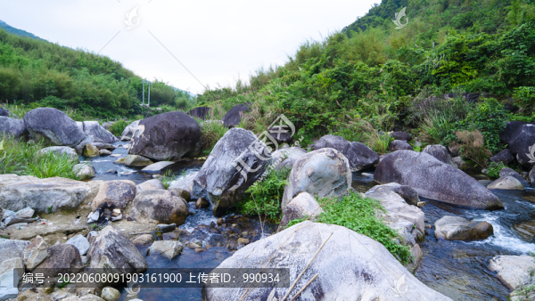 河流