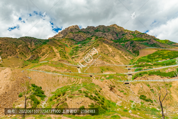 新疆天山庫(kù)車獨(dú)庫(kù)公路