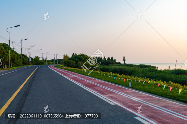 太湖邊的自行車騎行道