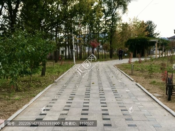 不覺(jué)行來(lái)一路長(zhǎng)