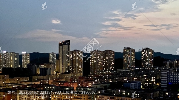 傍晚時(shí)分丹東市區(qū)部分鳥瞰