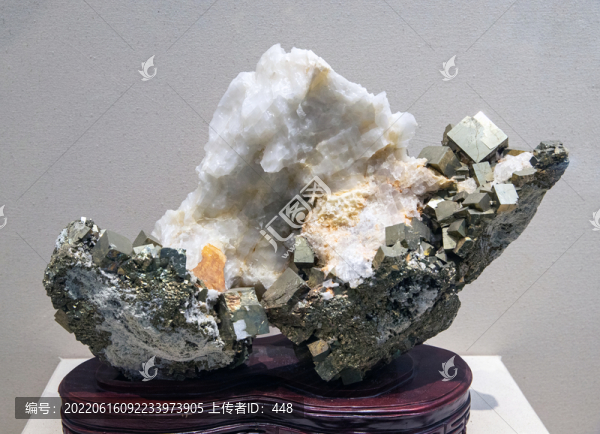 黃鐵礦石擺件揚(yáng)帆起航