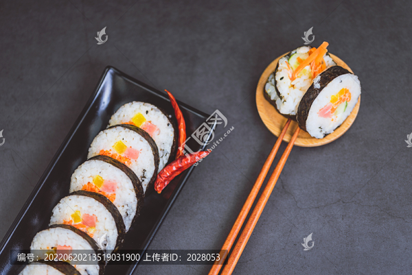 日韓料理紫菜包飯暗調(diào)背景