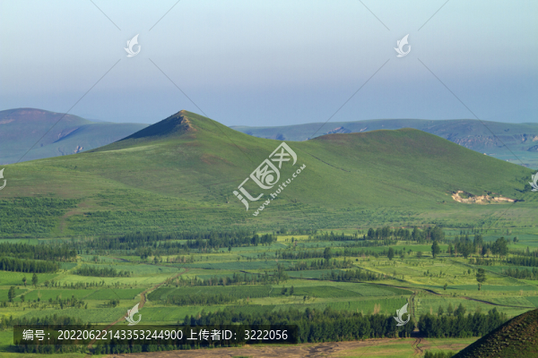 草原牧場的動物和風(fēng)景