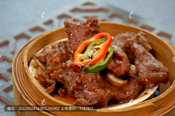 籠仔板燒黑椒牛仔骨