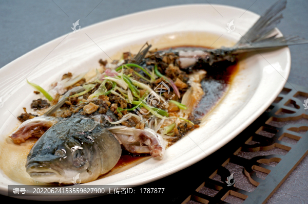 梅菜蒸鯇魚