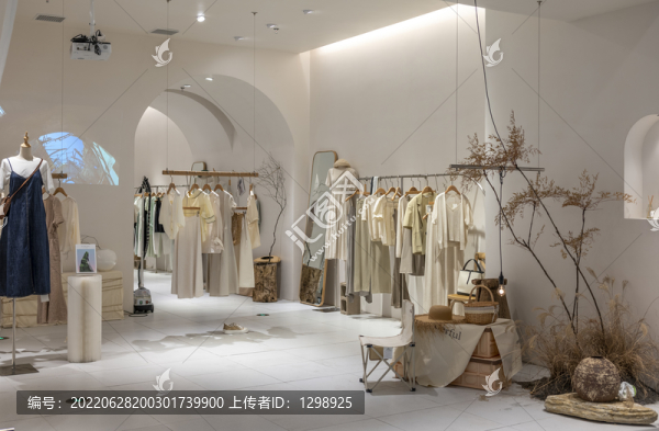 時尚女裝專賣店陳列設(shè)計