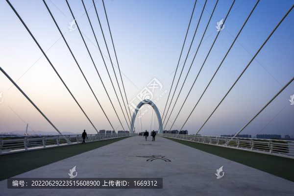 南京眼步行橋
