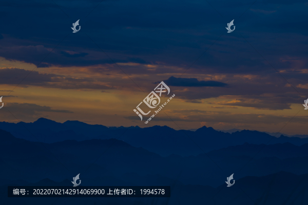 遠(yuǎn)山