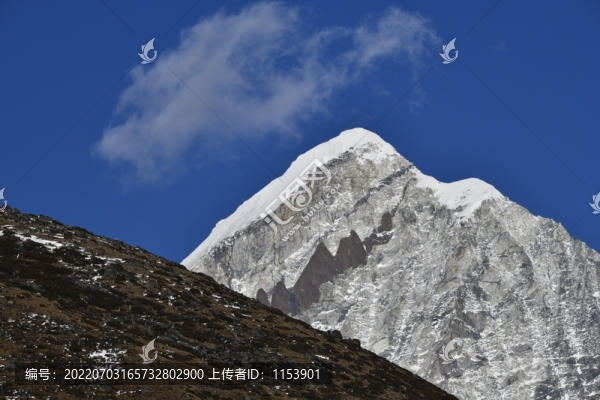 雪山之巔