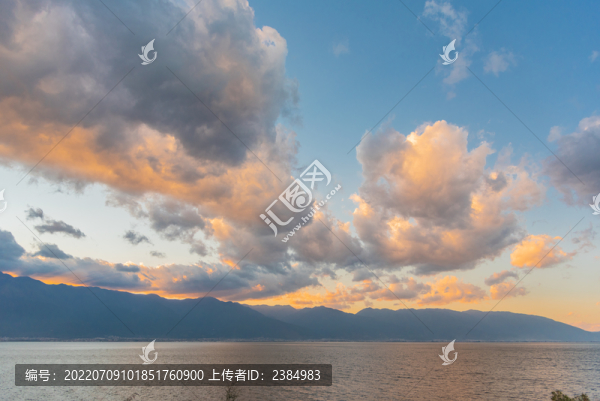 云南大理蒼山洱海晚霞
