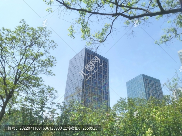 春天的辦公大樓