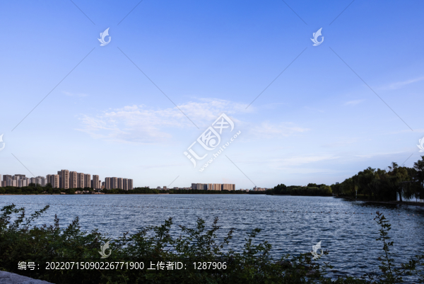 浩淼石湖