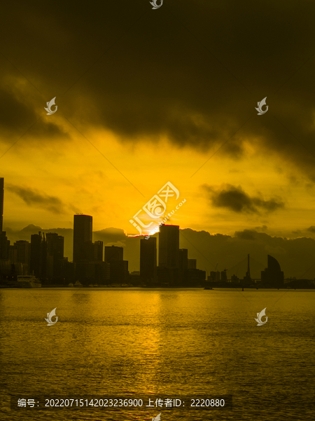 城市日出剪影