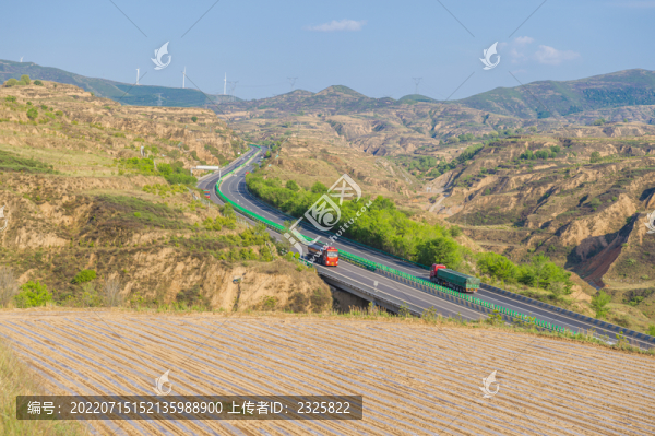彎曲的高速公路