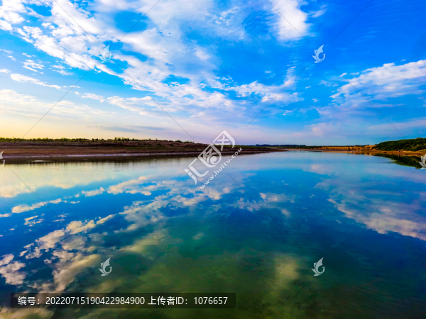 渭河濕地公園天空云彩水天一色