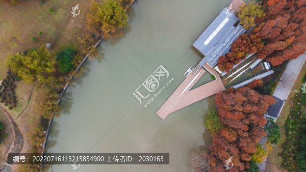 航拍公園秋色