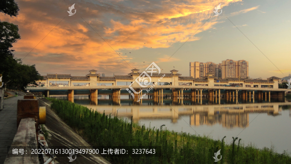 金雁湖大橋晚霞