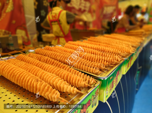 龍卷風(fēng)土豆薯塔