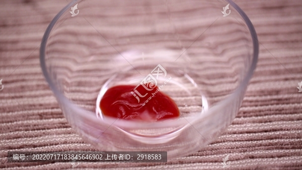 玻璃碗裝各種食材
