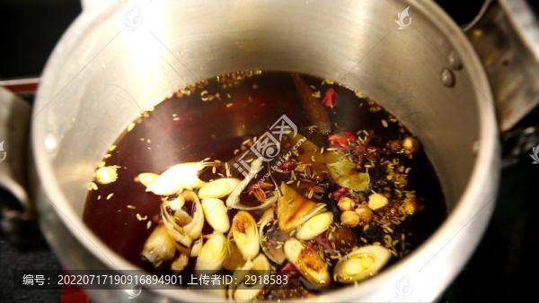 廚師配置鹵肉底料