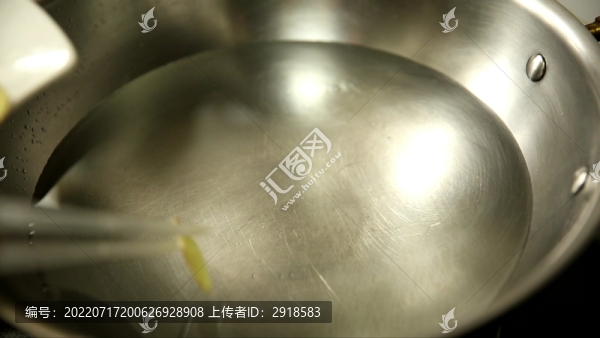 蔥姜水焯排骨去腥去血沫