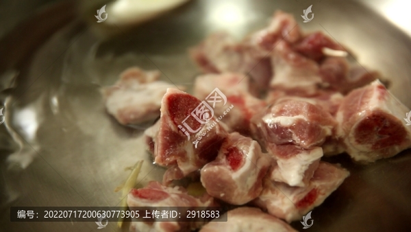蔥姜水焯排骨去腥去血沫