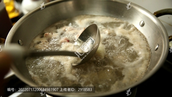 蔥姜水焯排骨去腥去血沫