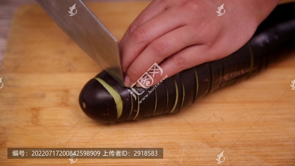 大廚刀工演示蓑衣茄子連刀茄子