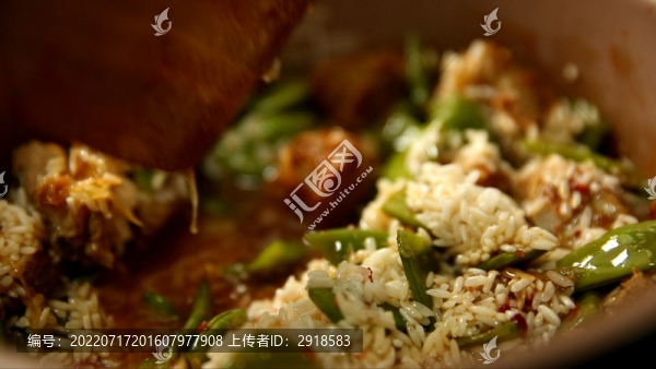 高壓鍋制作扁豆排骨燜飯