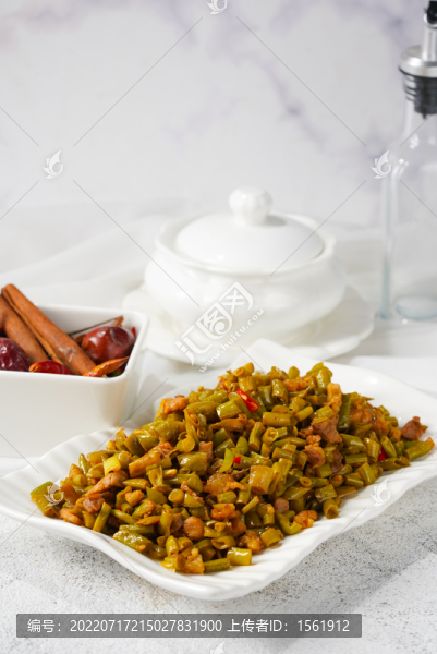 酸豆角炒肉