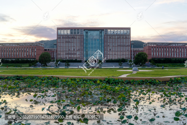 珠海科技學(xué)院圖書館大樓