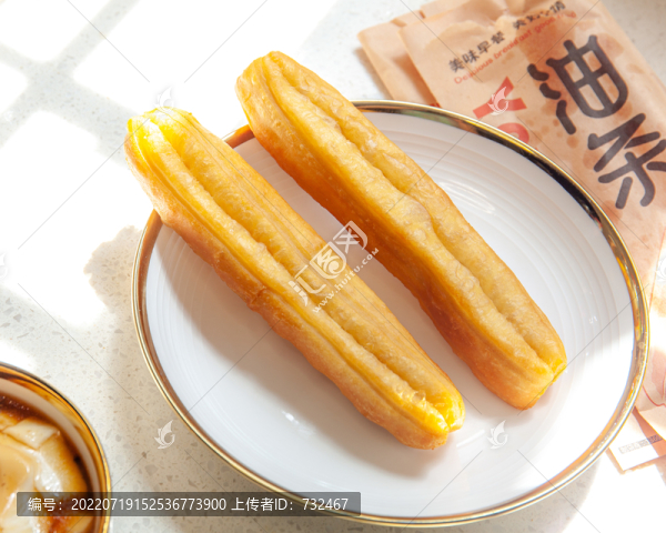 中國傳統美食早餐油條