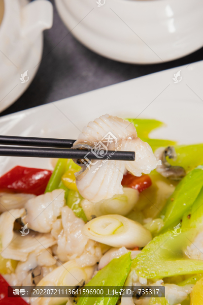 西芹炒魚片