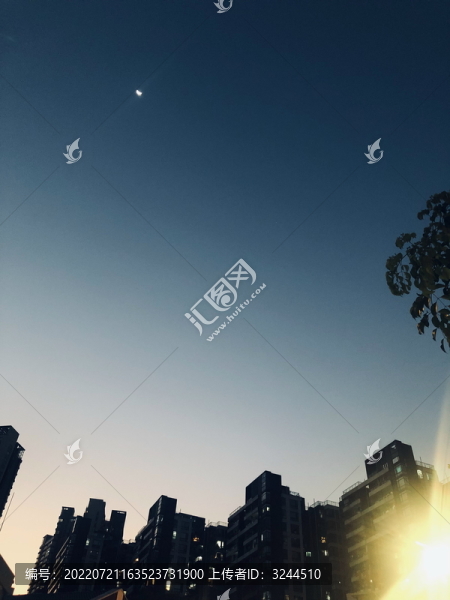 旁晚的天空