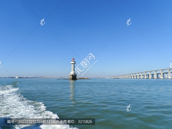海上的燈塔